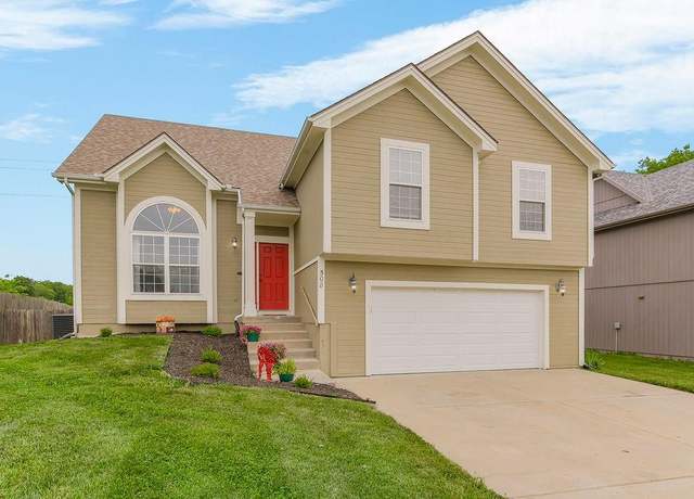 Property at 508 Shannon Ave, Smithville, MO 64089, 4 beds, 2.5 baths