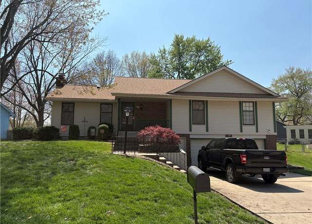 Property at 11105 E 71st Ter, Raytown, MO 64133, 3 beds, 3 baths