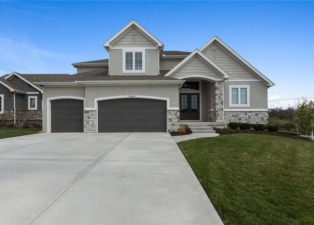 Property at 20600 W 109th Ter, Olathe, KS 66061, 4 beds, 3.5 baths
