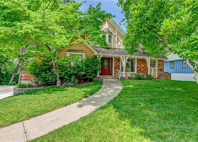 Property at 512 E Clayview Dr, Liberty, MO 64068, 5 beds, 3.5 baths