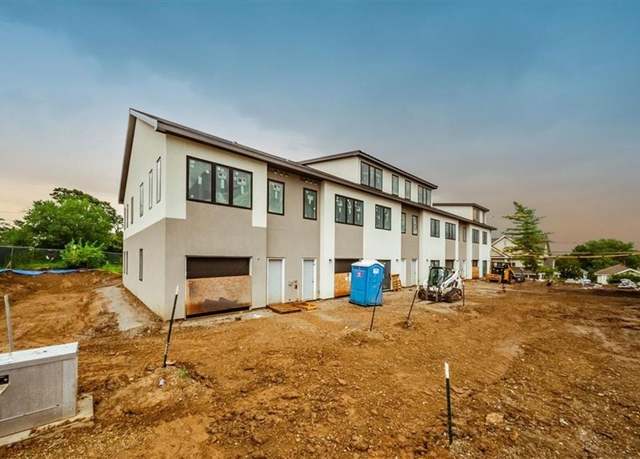 Property at 1209 E 29th St, Kansas City, MO 64109, 2 beds, 2.5 baths