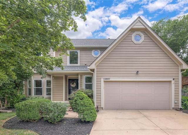 Property at 13907 W 71 Pl, Shawnee, KS 66216, 4 beds, 4.5 baths