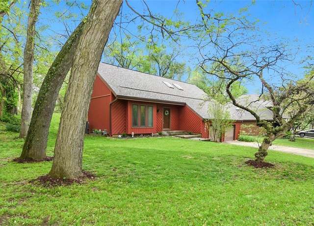 Property at 2501 Olde Creek Ct S, Leavenworth, KS 66048, 4 beds, 3 baths