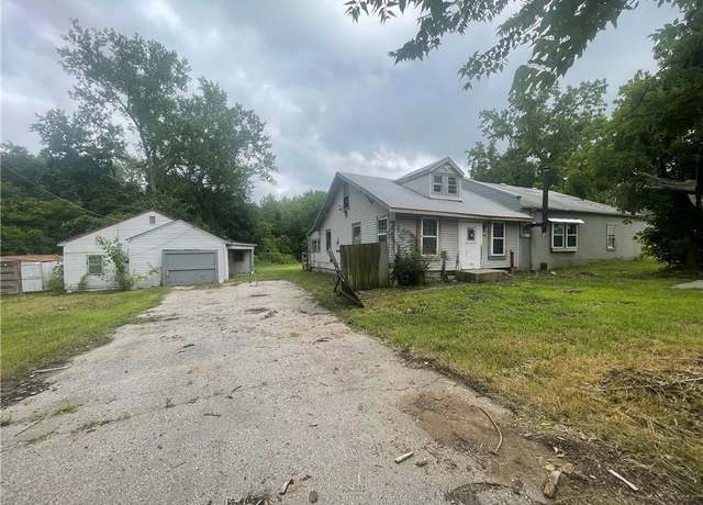 Property at 5851 Barnes Ave, Kansas City, MO 64119, 3 beds, 1 bath