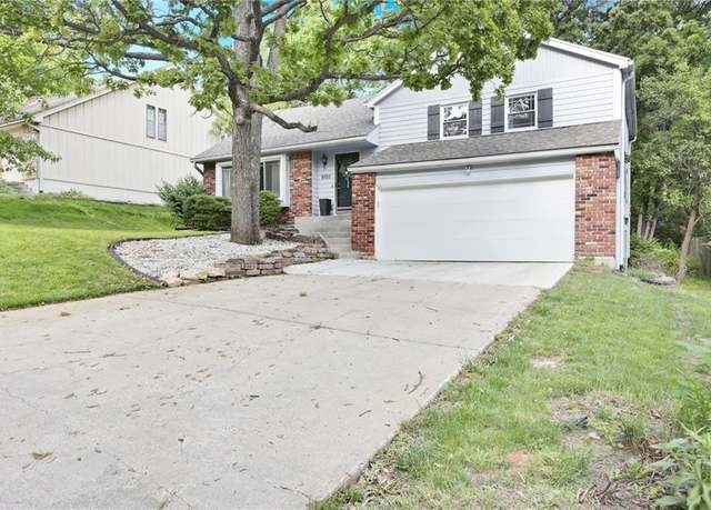 Property at 8103 Park St, Lenexa, KS 66215, 4 beds, 3 baths
