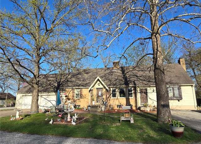 Property at 512 N Price Ln, Clinton, MO 64735, 3 beds, 2 baths