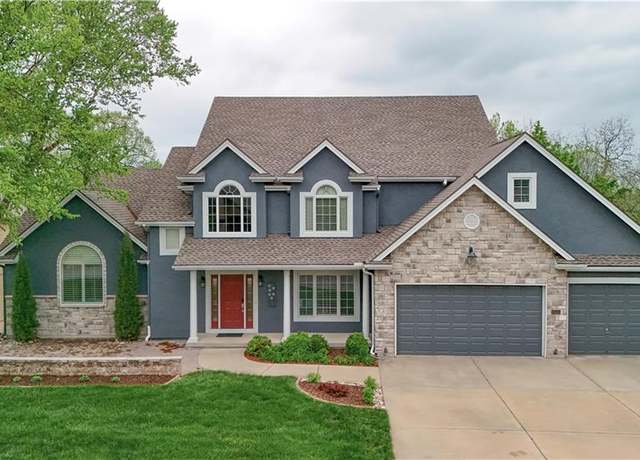 Property at 10505 NW River Hills Dr, Parkville, MO 64152, 4 beds, 3.5 baths