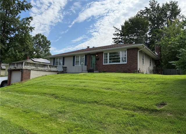 Property at 2511 Kent St, St Joseph, MO 64505, 3 beds, 3 baths