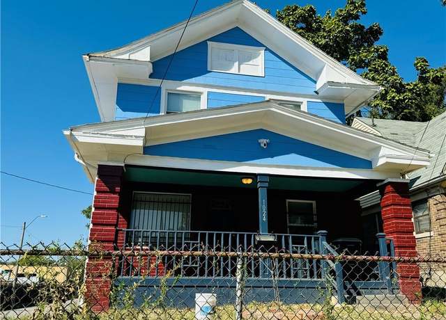 Property at 1024 Elmwood Ave, Kansas City, MO 64127, 4 beds, 2 baths
