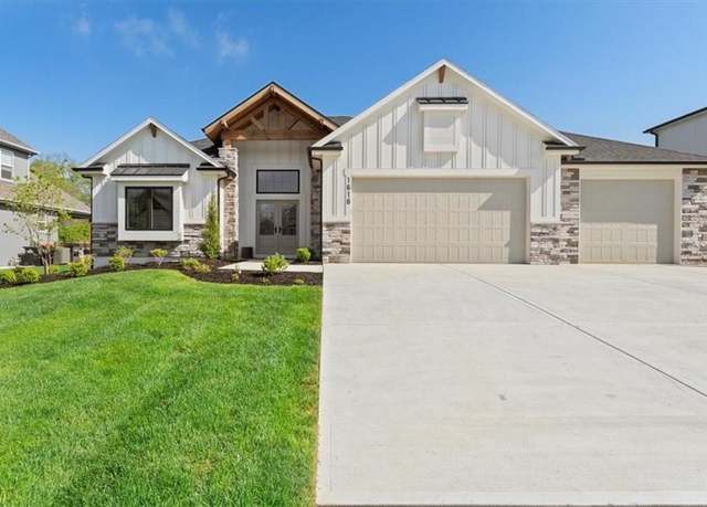 Property at 1616 SW 27th St, Lee's Summit, MO 64082, 4 beds, 3 baths