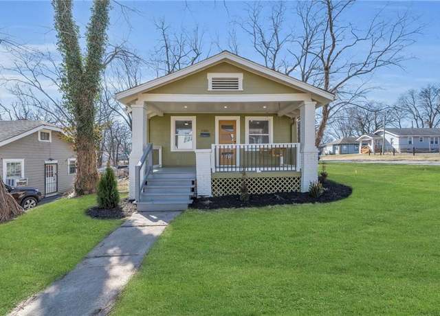 Property at 1901 E 79th St, Kansas City, MO 64132, 2 beds, 2 baths