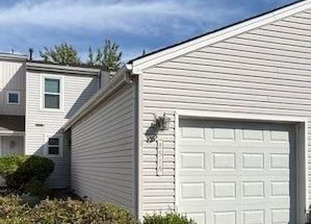 Property at 8518 W 108th Pl, Overland Park, KS 66210, 2 beds, 2.5 baths