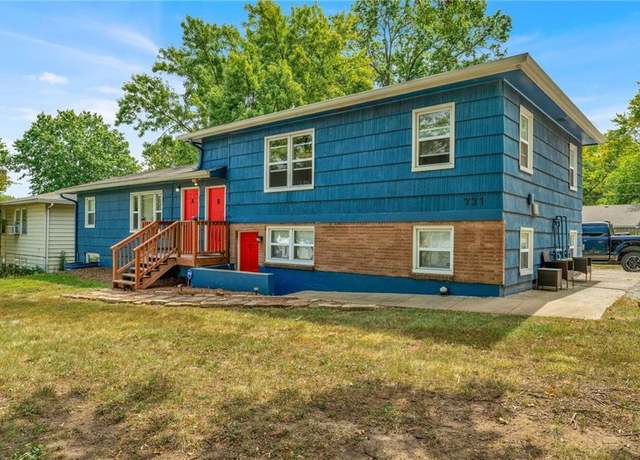 Property at 731 W 25th St, Lawrence, KS 66046, 8 beds, 4 baths