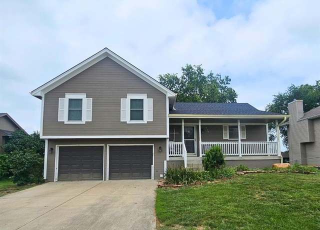 Property at 414 Regency Park St, Kearney, MO 64060, 3 beds, 2 baths