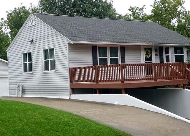 Property at 1115 N Fillmore St, Maryville, MO 64468, 4 beds, 2 baths