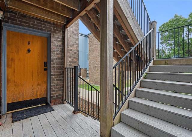 Property at 114 E 41st St #8, Kansas City, MO 64111, 1 bed, 1 bath