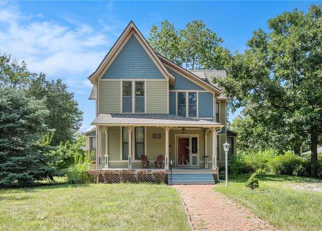 Property at 131 SW Clay St, Topeka, KS 66606, 4 beds, 2.5 baths