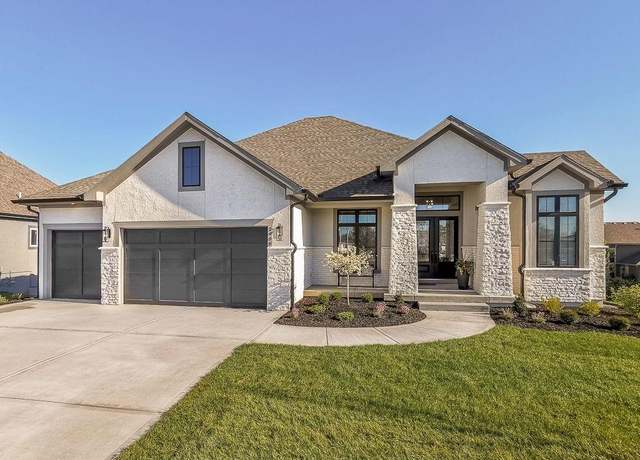 Property at 2908 NE 102nd St, Kansas City, MO 64155, 4 beds, 5 baths