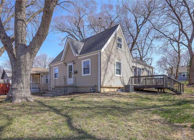 Property at 807 Fairview Ave, Independence, MO 64053, 3 beds, 2 baths