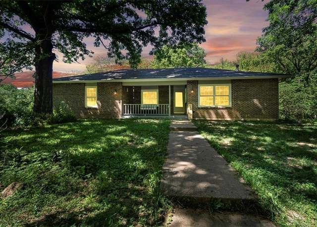 Property at 9405 Murphy Ln, Boonville, MO 65233, 4 beds, 2 baths