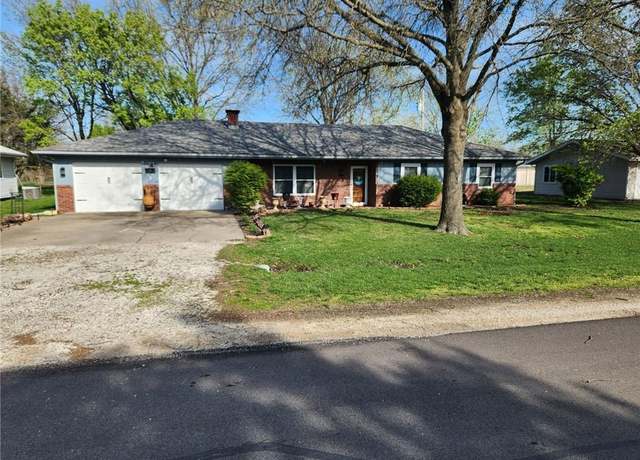 Property at 219 Mcatee Rd, Iola, KS 66749, 3 beds, 2 baths