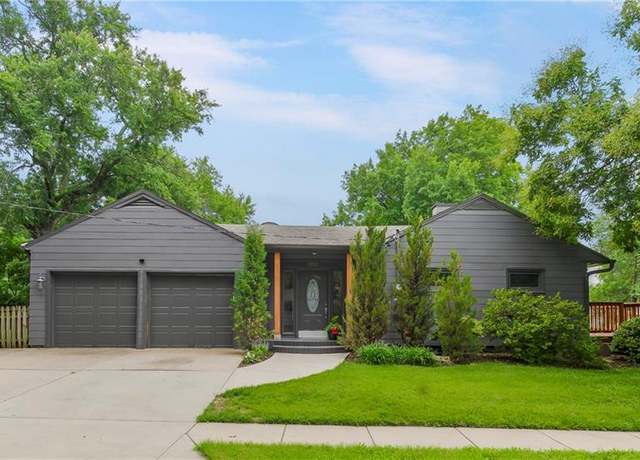 Property at 8201 Antioch Rd, Overland Park, KS 66204, 3 beds, 2 baths