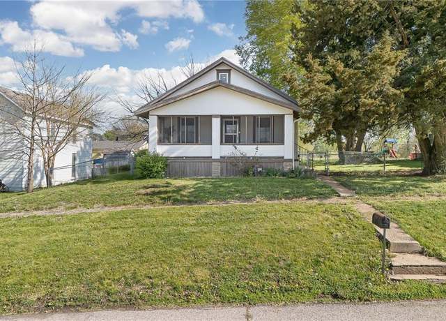 Property at 809 W William St, Savannah, MO 64485, 3 beds, 1 bath