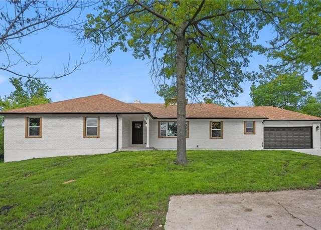 Property at 308 N 22nd St, Leavenworth, KS 66048, 4 beds, 3.5 baths