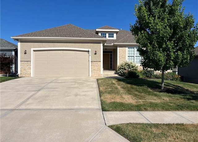 Property at 8319 Pickering St, Lenexa, KS 66227, 4 beds, 3 baths
