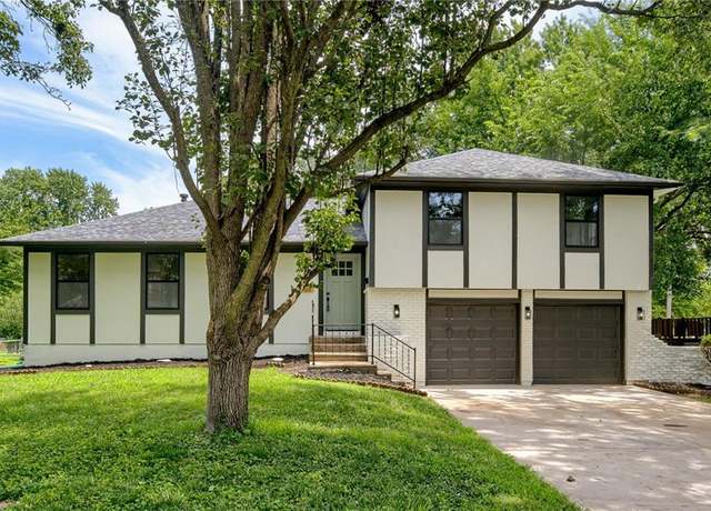 Property at 103 Manor Dr, Belton, MO 64012, 3 beds, 2 baths