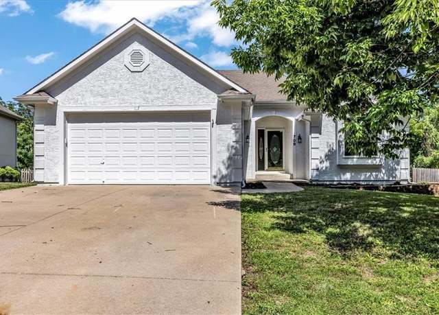 Property at 709 SW 40th St, Blue Springs, MO 64015, 3 beds, 3 baths