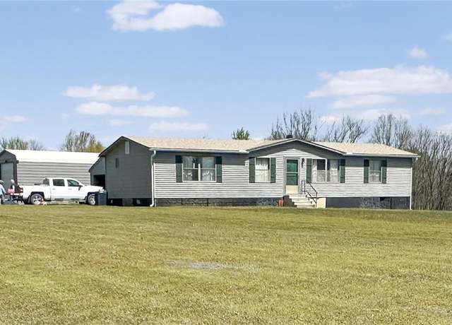 Property at 796 SE 1051 Rd, Deepwater, MO 64740, 3 beds, 2 baths