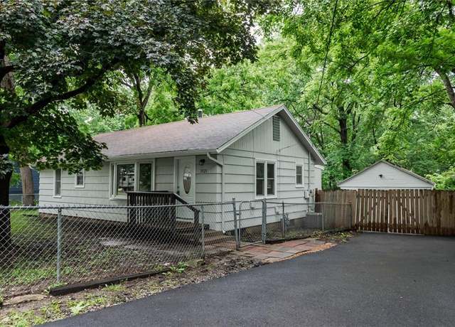 Property at 3321 N 58th St, Kansas City, KS 66104, 3 beds, 1 bath