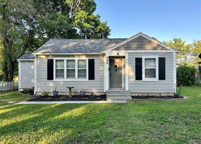 Property at 929 N Sycamore St, Ottawa, KS 66067, 3 beds, 2 baths