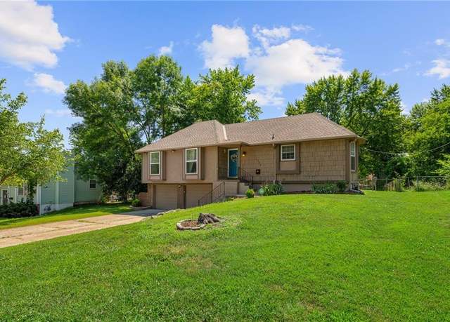 Property at 11926 Sycamore Ave, Grandview, MO 64030, 3 beds, 1.5 baths