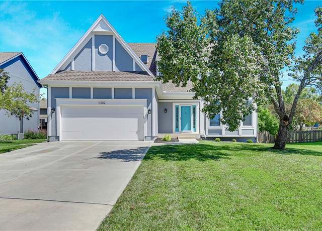 Property at 11202 W 116th St, Overland Park, KS 66210, 4 beds, 2.5 baths