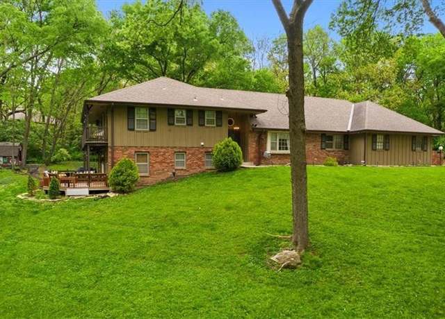 Property at 606 W Red Bridge Rd, Kansas City, MO 64114, 4 beds, 4 baths
