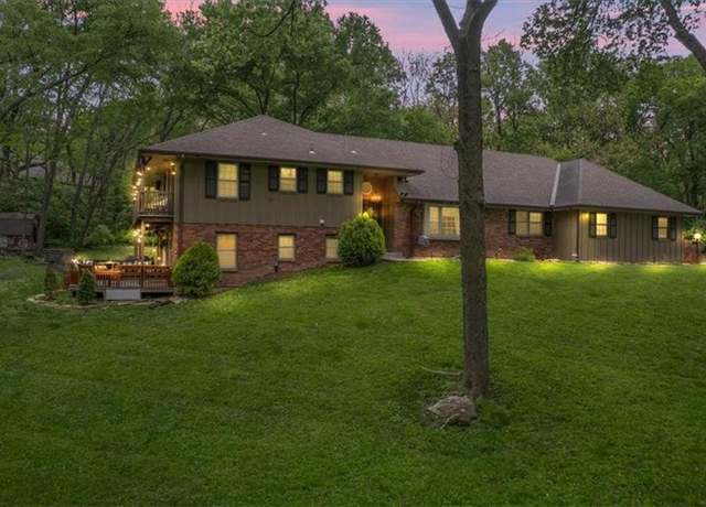 Property at 606 W Red Bridge Rd, Kansas City, MO 64114, 4 beds, 4 baths