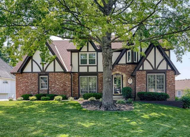 Property at 12100 Carter St, Overland Park, KS 66213, 5 beds, 4.5 baths