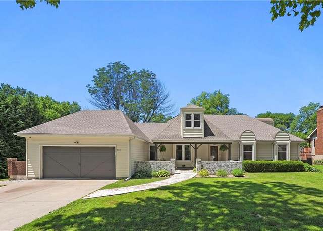 Property at 521 E 129th Ter, Kansas City, MO 64145, 6 beds, 3.5 baths