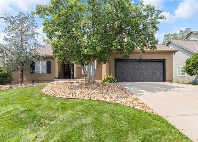 Property at 10010 Vista Dr, Lenexa, KS 66220, 3 beds, 2.5 baths