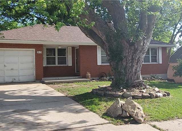 Property at 215 Cedar St, Liberty, MO 64068, 2 beds, 1 bath