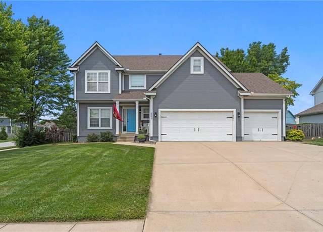 Property at 2436 SW Current Ln, Lee's Summit, MO 64082, 4 beds, 3.5 baths