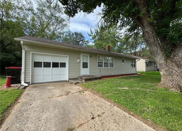 Property at 408 Anderson St, Warrensburg, MO 64093, 3 beds, 1 bath