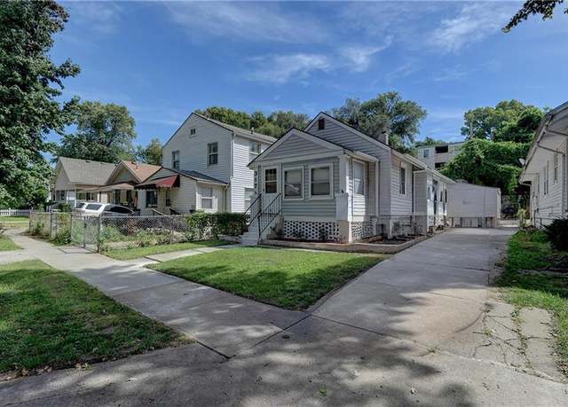 Property at 317 Topping Ave, Kansas City, MO 64123, 3 beds, 2 baths