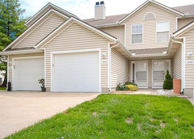Property at 1333 SE Broadway Cir, Lee's Summit, MO 64081, 2 beds, 2.5 baths