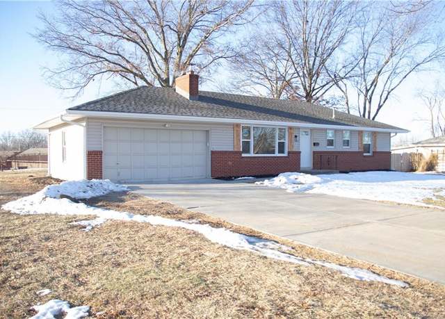 Property at 201 NW 73rd St, Gladstone, MO 64118, 4 beds, 2.5 baths