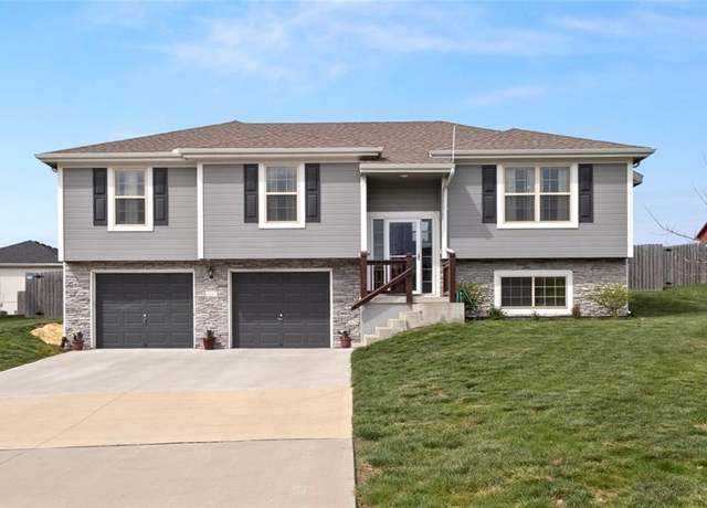 Property at 701 Hollis Ave, Belton, MO 64012, 4 beds, 3 baths