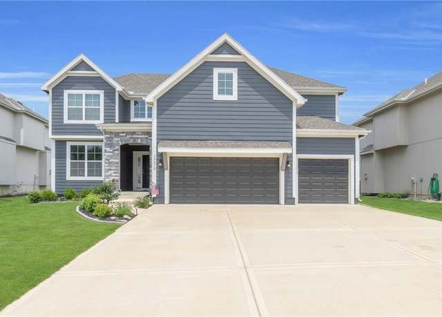 Property at 19612 W 116th Ct, Olathe, KS 66061, 5 beds, 4 baths
