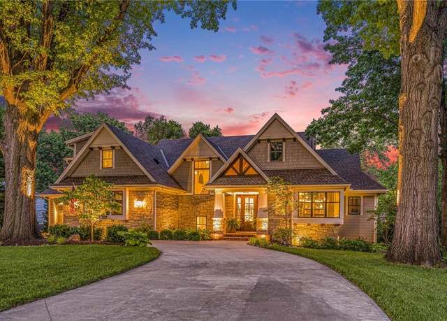 Property at 9001 Lee Blvd, Leawood, KS 66206, 5 beds, 5.5 baths